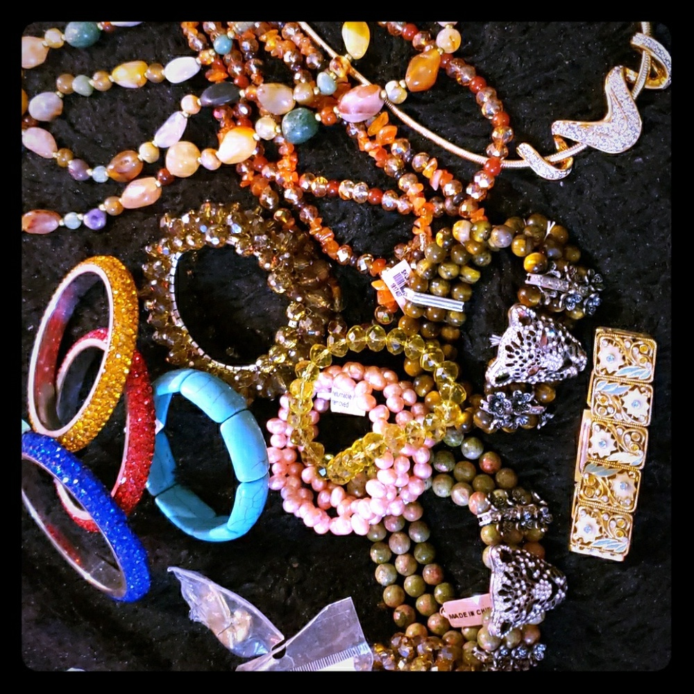 Lot of costume   jewelry